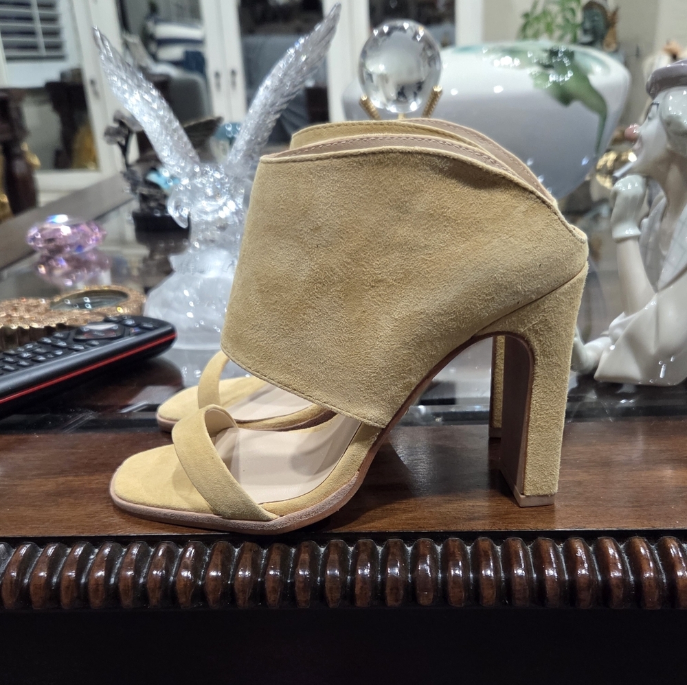 42 GOLD Tan Suede Heels